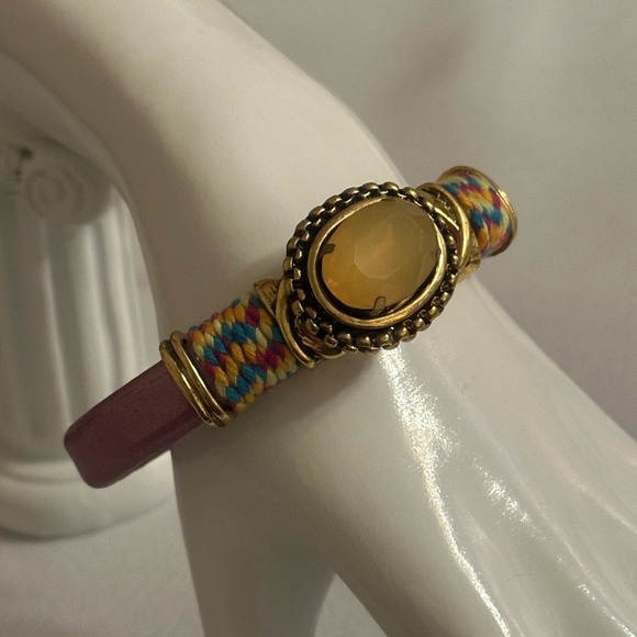 LAURA JANELLE Signed Gold Tone Bracelet with Gemstone Focal Point Magnetic Clasp - Picture 1 of 9